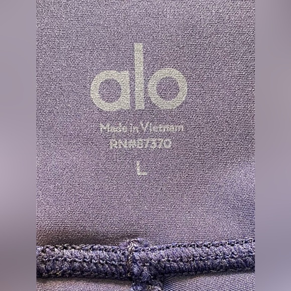 Alo Yoga High-waist Airlift legging Large Rich Navy NWOT - Picture 7 of 8